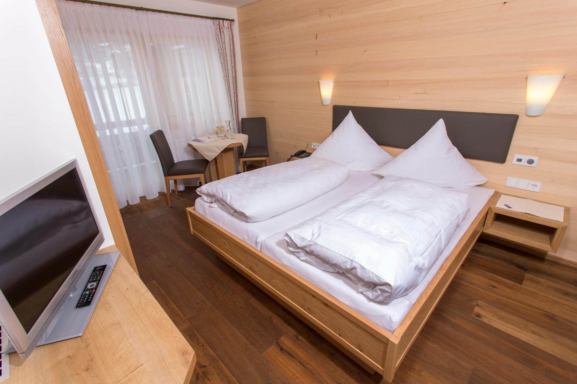 Gaestehaus Mathies Mittelberg Room photo
