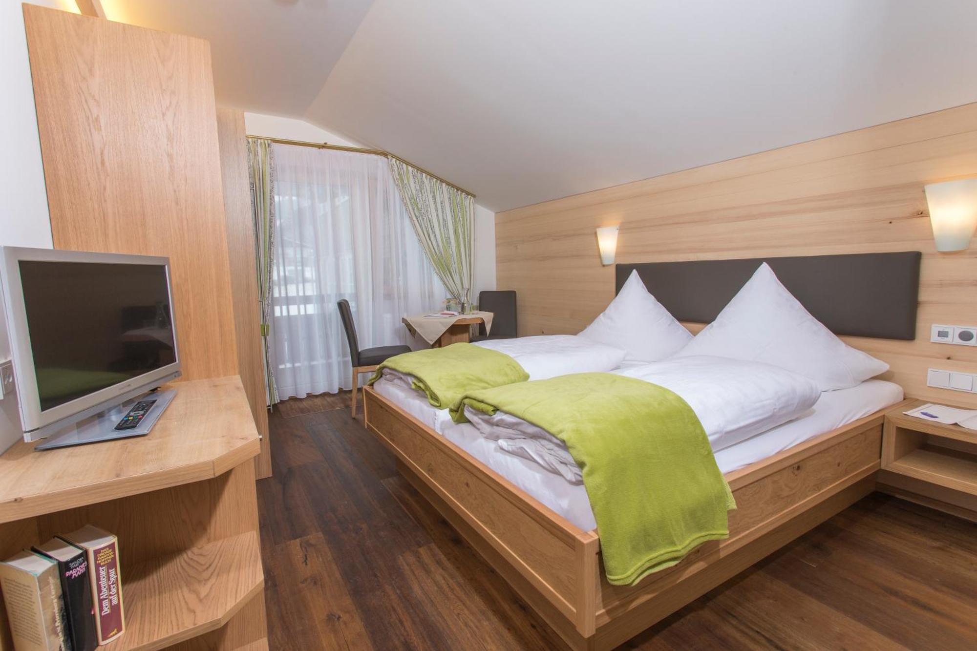 Gaestehaus Mathies Mittelberg Room photo
